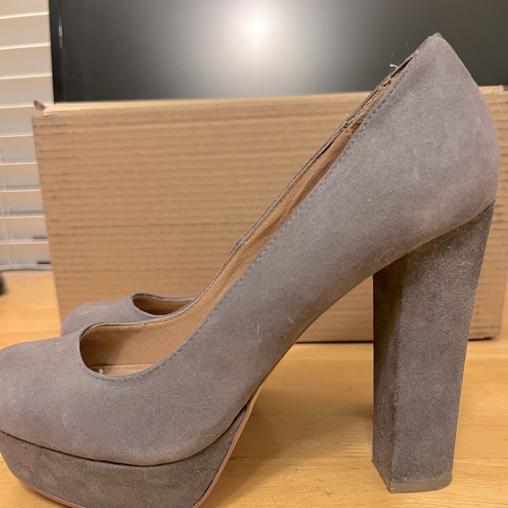 Steve Madden “Betty” Suede Heels